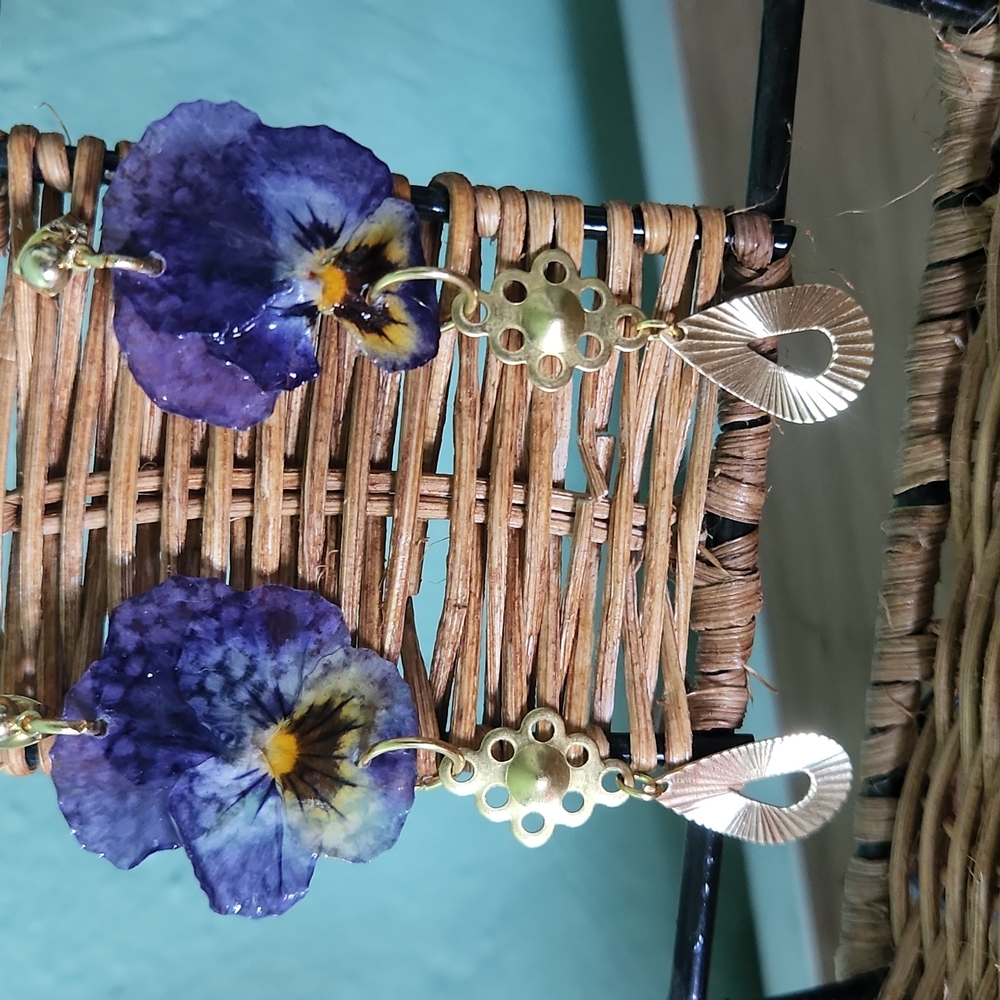 Beautiful Pansy Dangle Earrings